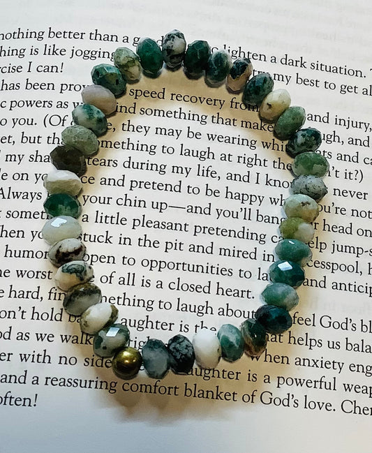 Green moss agate gemstone bracelet